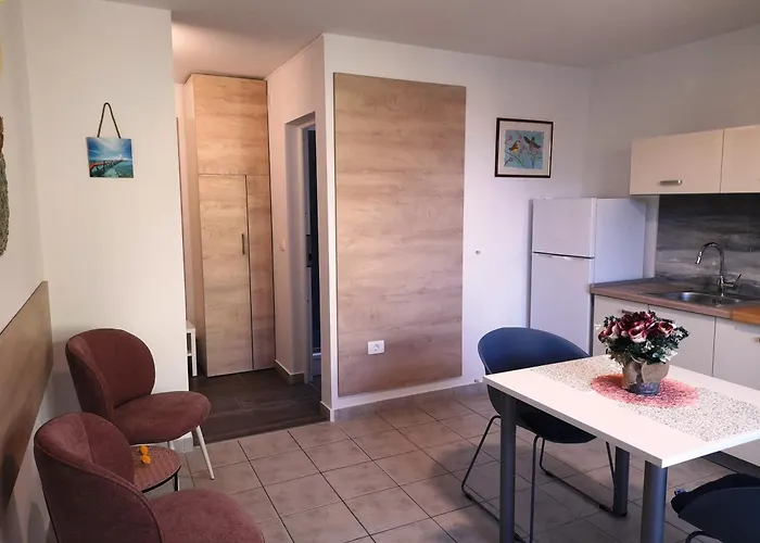 Latice Apartman
